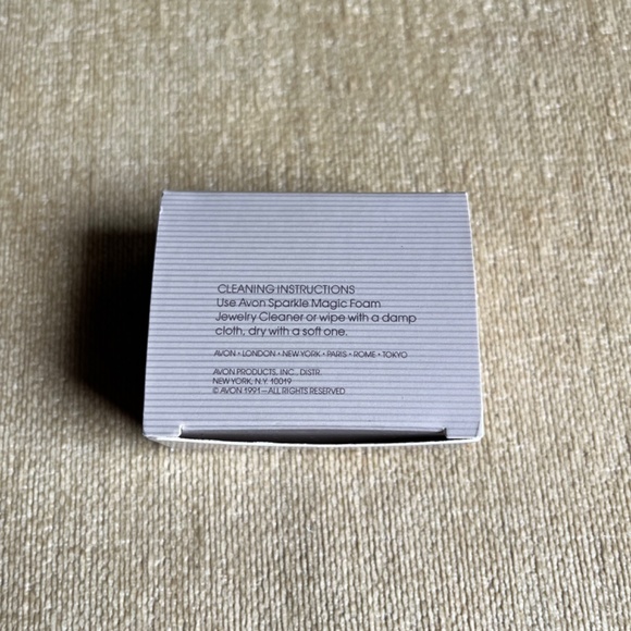 VINTAGE (1991) AVON  GOLDEN BLOOM NECKLACE - Picture 3 of 4